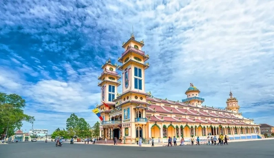Cathédrale Cao Daï de Tay Ninh - Centre du Caodaïsme au Vietnam