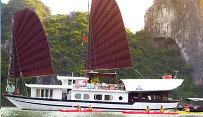 Bateau privé Prince 4 cabines Indochina Junk | Croisière en baie de Bai Tu Long 3 jours 2 nuits