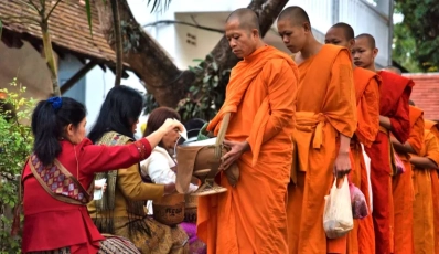 Tak Bat en Luang Prabang: una tradici&oacute;n budista que debes conocer