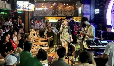 Live Music in Saigon - The Best 7 Bars and Cafe to Chill 2024