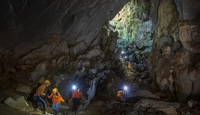Admiring gorgeous Kieu Cave in Quang Binh