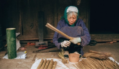 Discovering the Art of Incense Crafting in Phia Thap Village