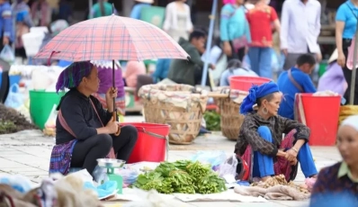 7 jours sur 7 pour visiter les marchés ethniques les plus attrayants de Lao Cai