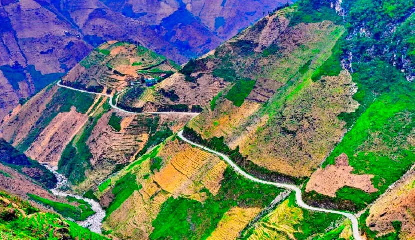 Fascino dell'altopiano carsico di Dong Van, il primo geoparco globale del Vietnam