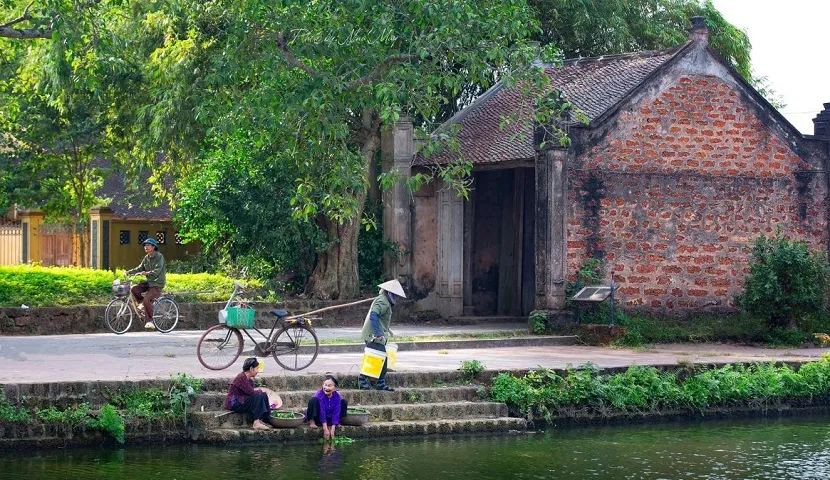 Duong Lam Ancient Village - An Example of a Perfectly Preserved 