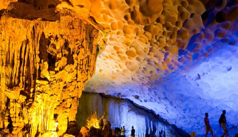 Top 7 caverne e grotte più magnifiche della Baia di Halong