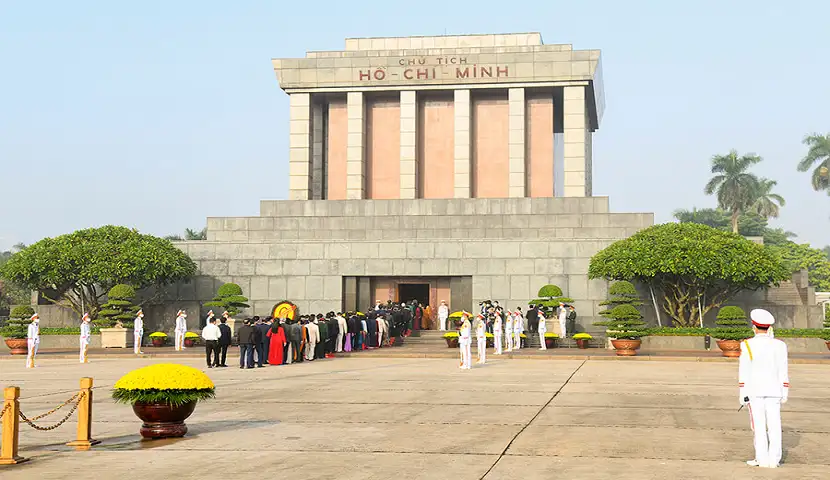Ce qu'il faut savoir lors de la visite du mausolée Ho Chi Minh à Hanoï