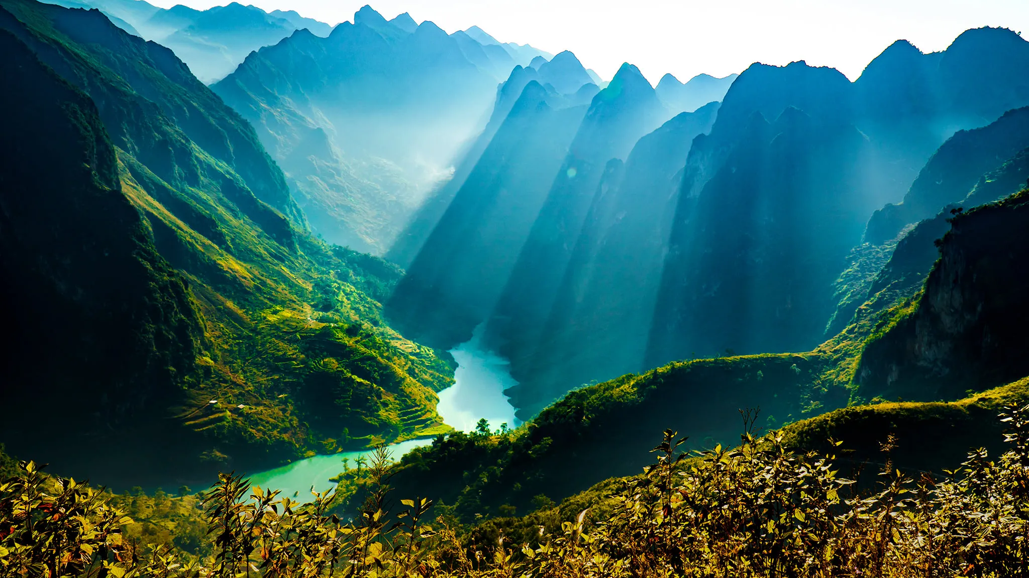 Travelling to Ha Giang - Admire Nho Que river