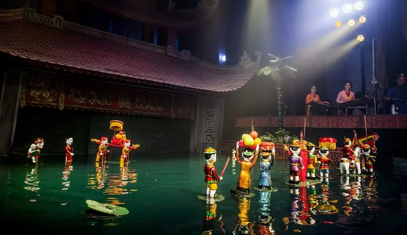 Spettacolo delle marionette sull'acqua - arte popolare unica del mondo