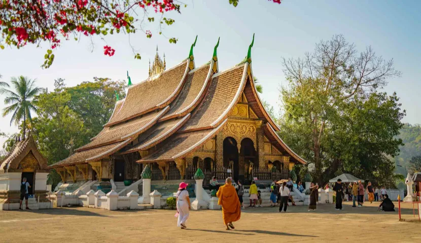 Wat Xieng Thong: un trésor spirituel à ne pas manquer au Laos
