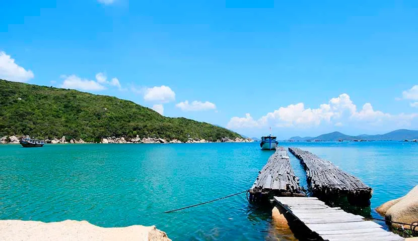 How to get from Hoi An to Nha Trang?