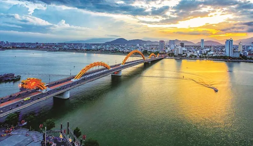 How to get from Hue to Da Nang?