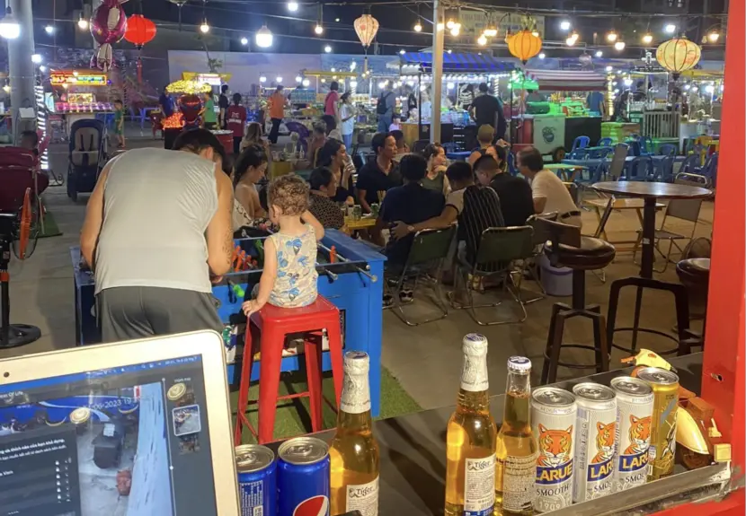 Mercato notturno di Thanh Khe Tay 