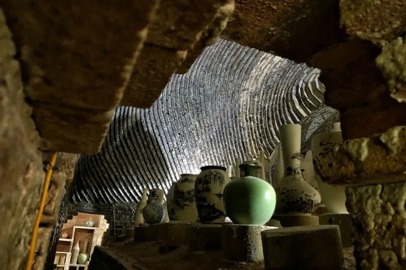antico forno nel villaggio di ceramica bat trang hanoi 1