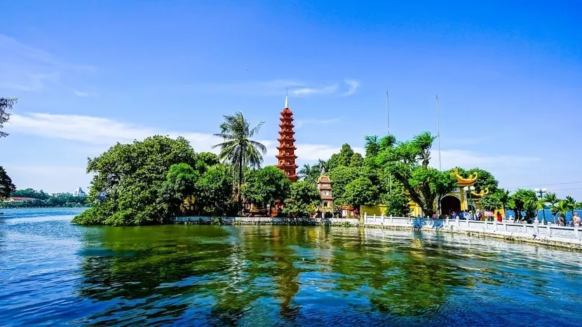 architettura pagoda tran quoc