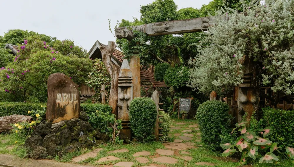 Caffè Buon Ma Thuot con architettura moderna distintiva