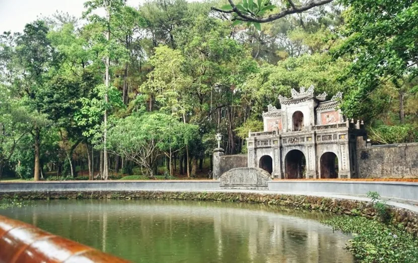 attractions in hue tu hieu