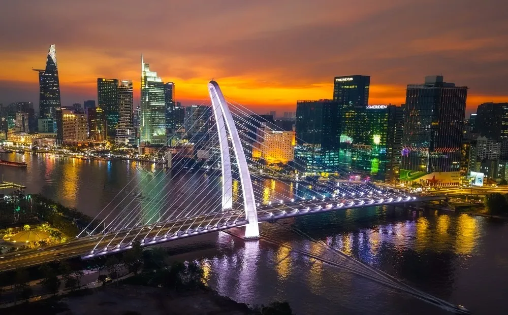 ba son bridge crossing over saigon river