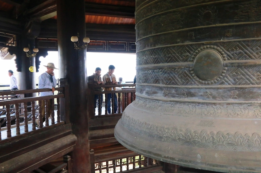 bronze bell bai dinh pagoda