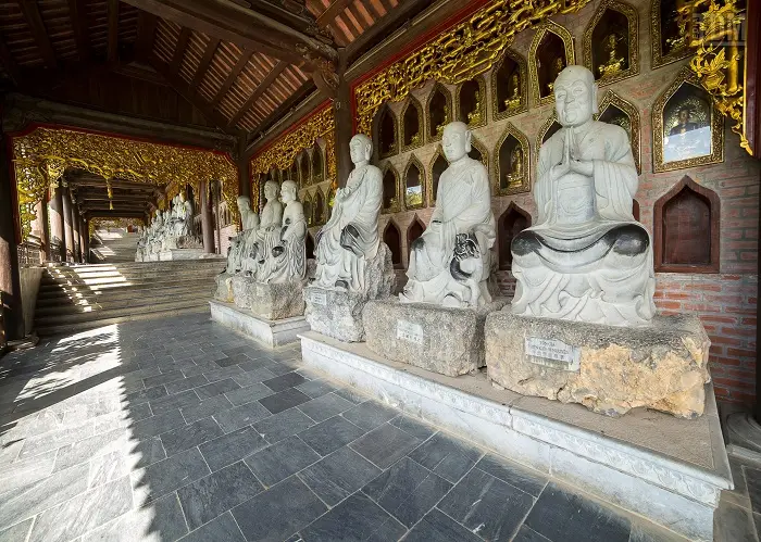 bai dinh pagoda corridor