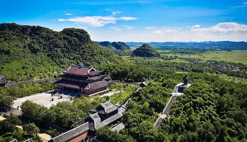 bai dinh pagoda in ninh binh