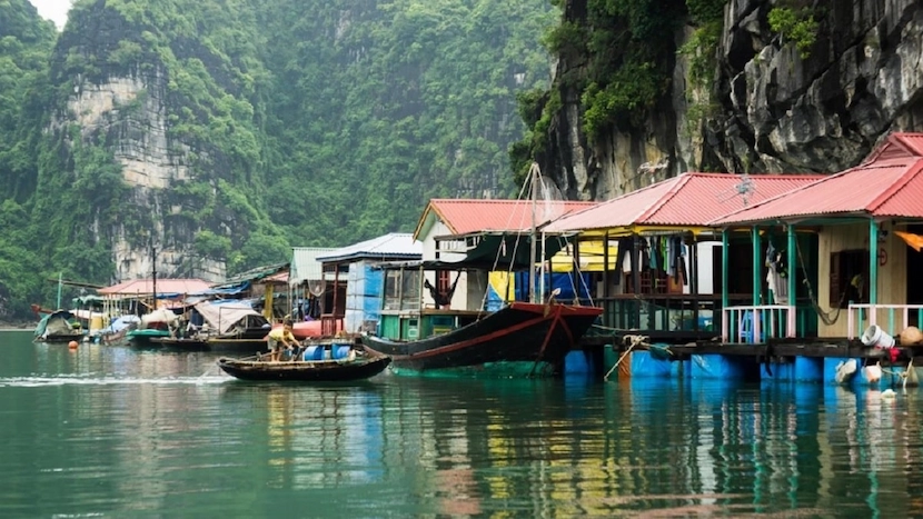 bai tu long bay vietnam