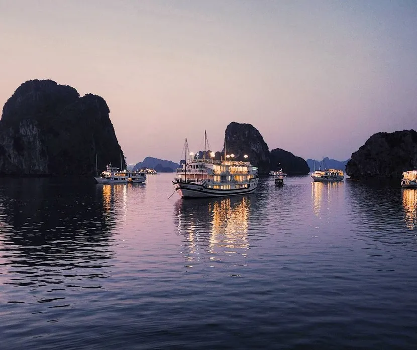 bai tu long bay overnight cruises