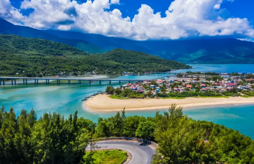 baia di lang co hue