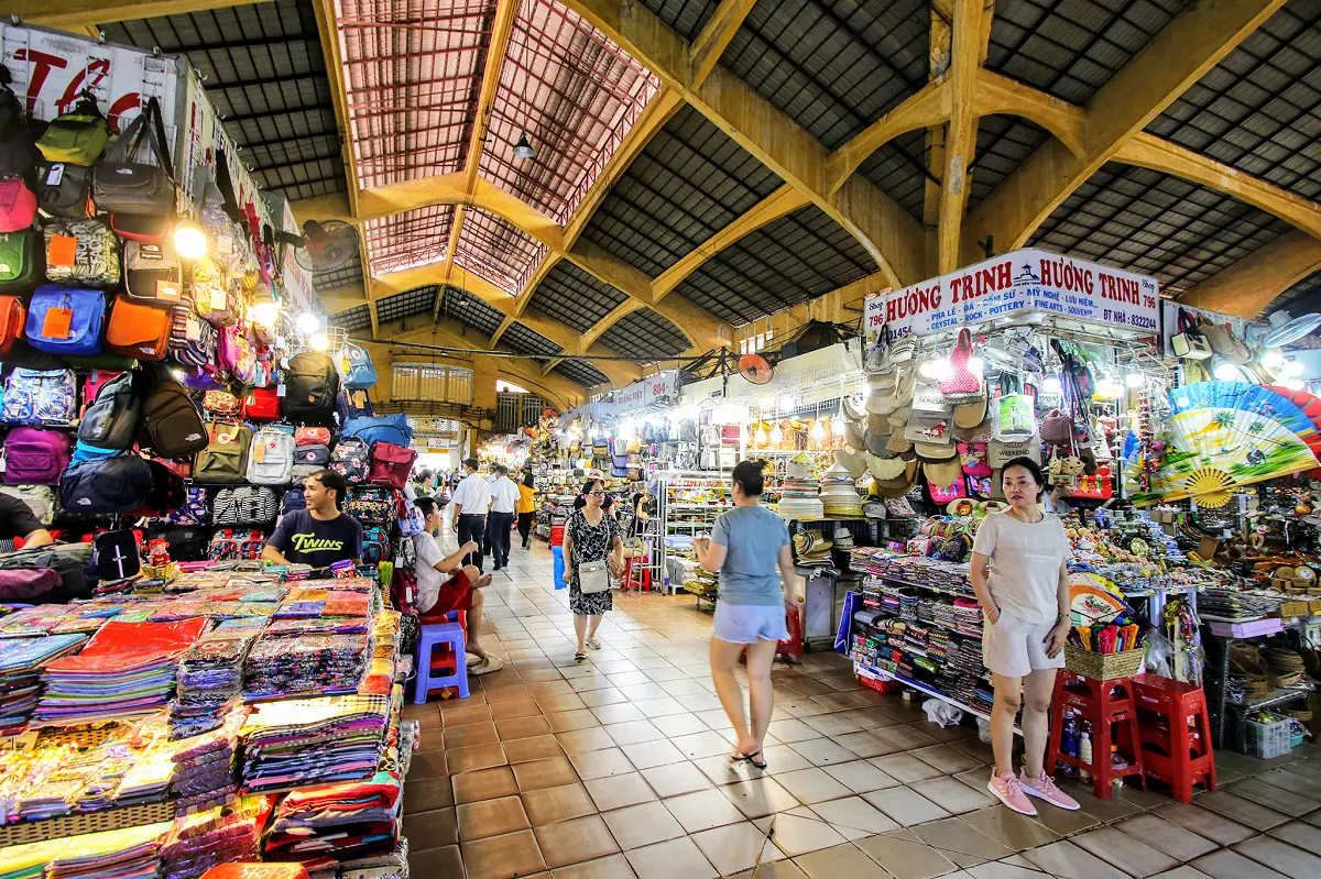 ben thanh market stalls