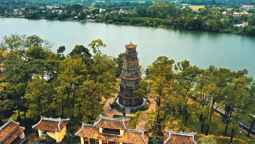 best time to visit hue thien mu pagoda