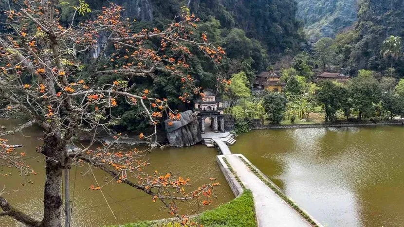 bich dong pagoda