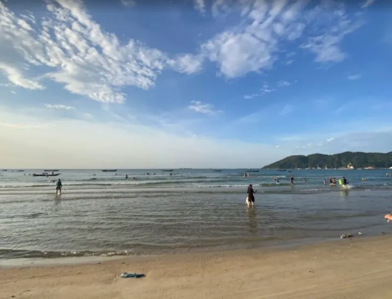 Spiaggia di Binh An - Un rifugio tranquillo a Hue