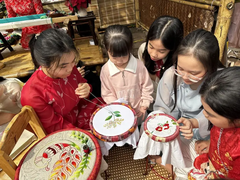 souvenir hanoi broderie