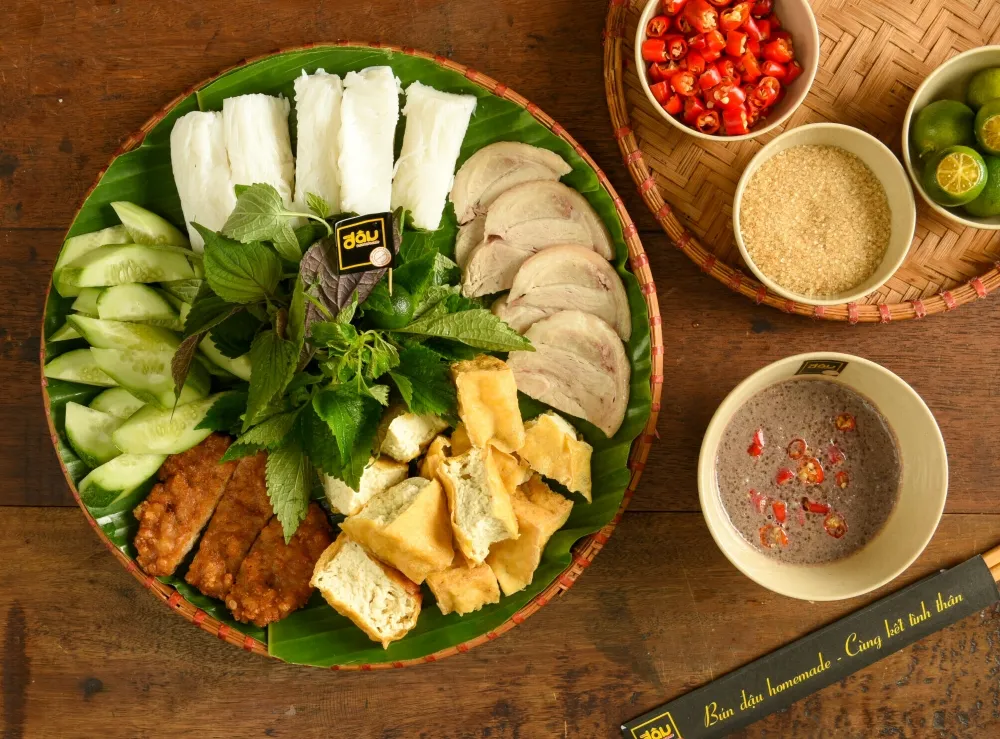 bun dau mam tom vietnam rice vermicelli dish