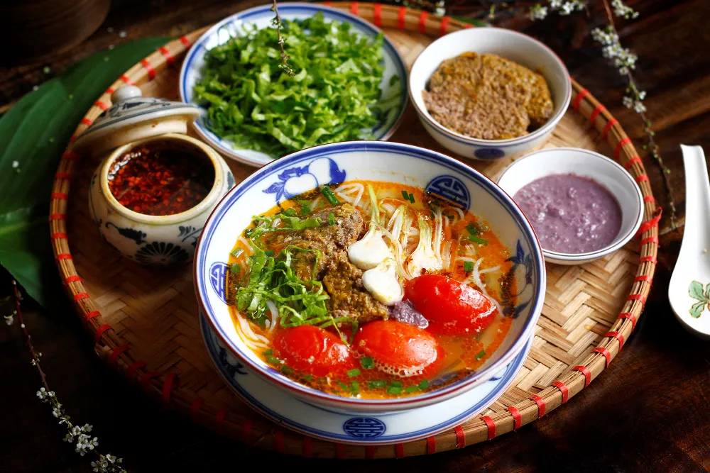 Bun Rieu crab noodle soup flavorful traditional Vietnamese street food