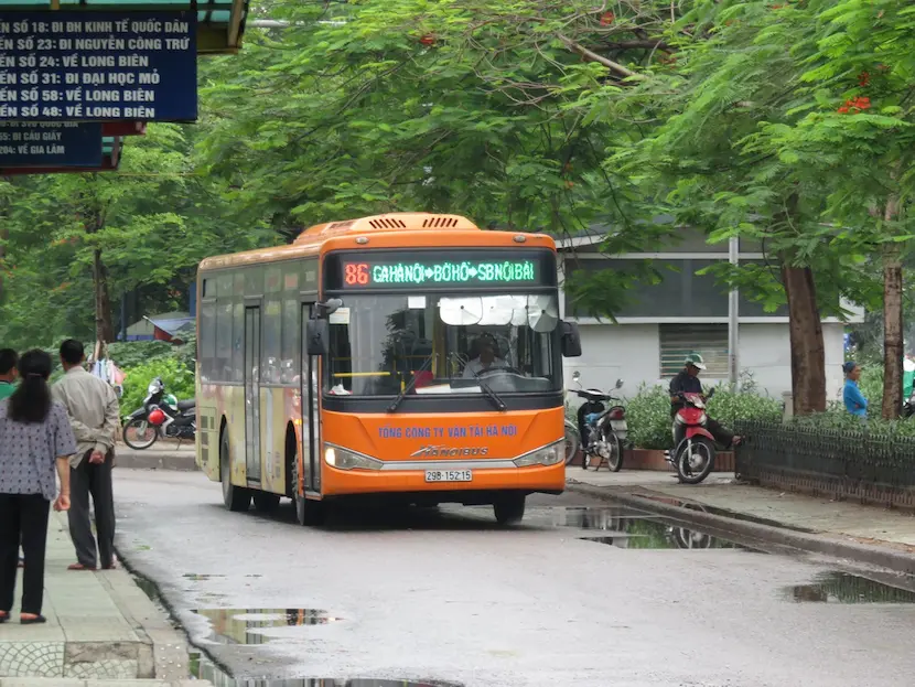 Bus numéro 86 - l'aéroport de Noi Bai