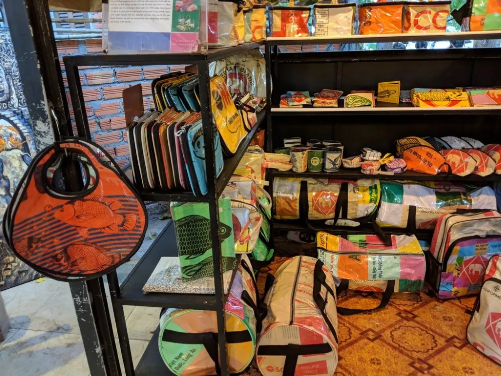 i prodotti riciclati artigianali della Cambogia