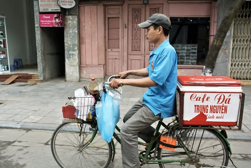 venditore-ambulante-caffe-vietnamita-bicicletta