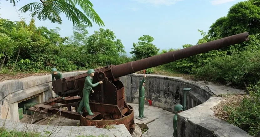 lan ha bay cannon fort in cat ba island