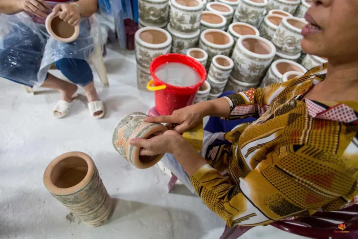 Che tipo di souvenir  ad Hanoi ceramica