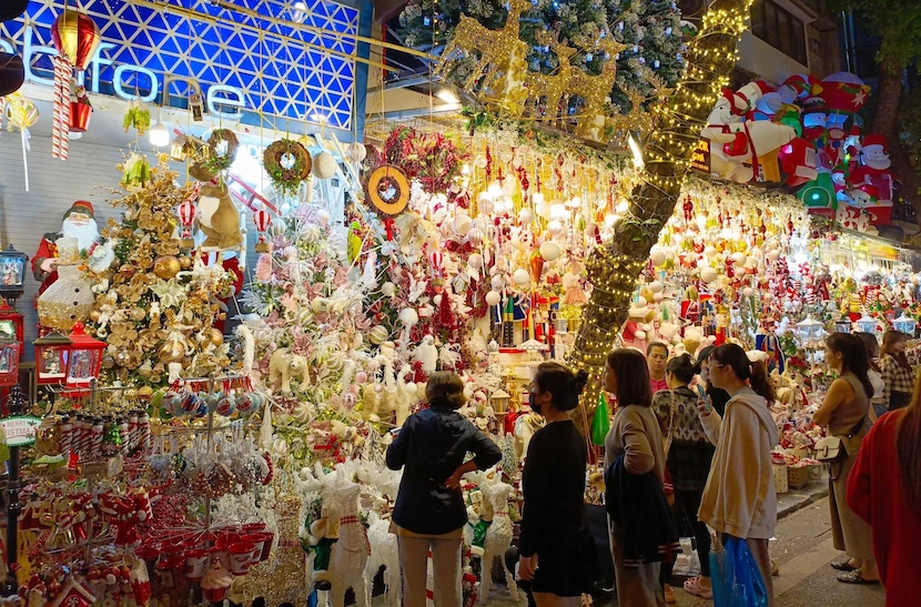 christmas decoration in vietnam shops