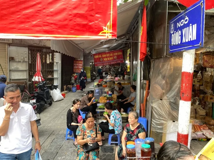 cuisine de rue vietnamienne ruelle marche dong xuan