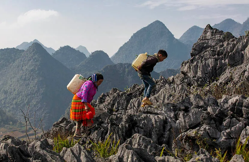 foto vietnam montagna arrampicare sulla roccia