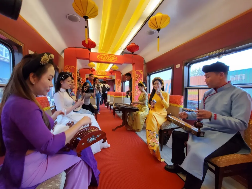 Connecting Central Heritage train only in da nang and hue