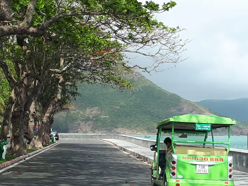 get around con dao island by electric car