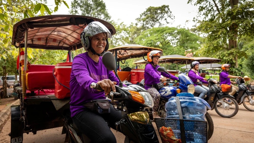 traditional Tuk-tuk ride through the streets of Siem Reap