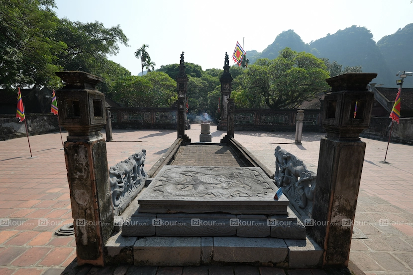 cour du dragon temple dinh