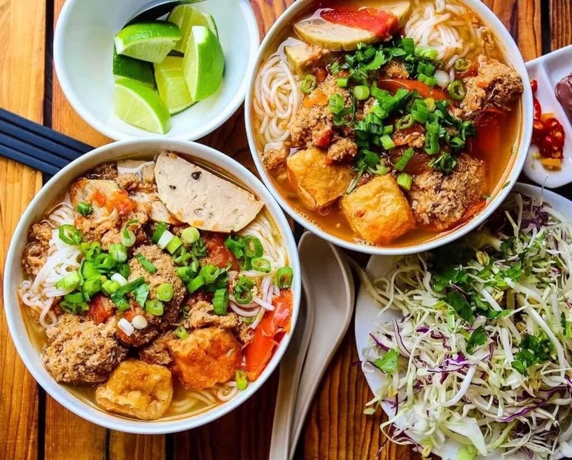 street food tour rainy seasons vietnam