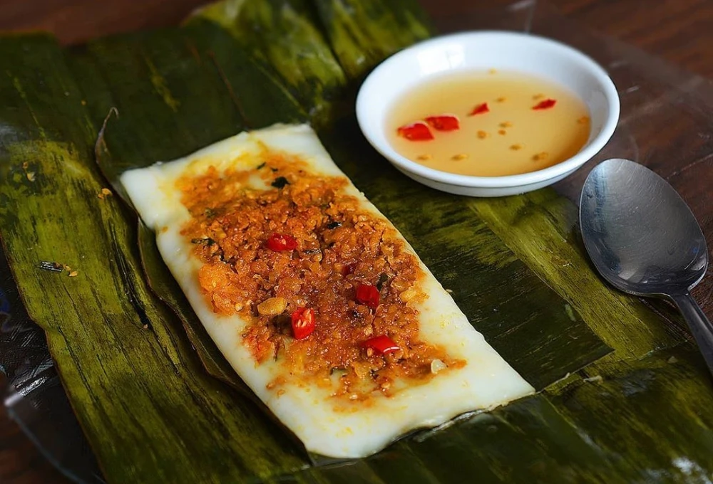 B&aacute;nh nậm, sp&eacute;cialit&eacute; traditionnelle de Hu&eacute; &agrave; base de p&acirc;te de riz