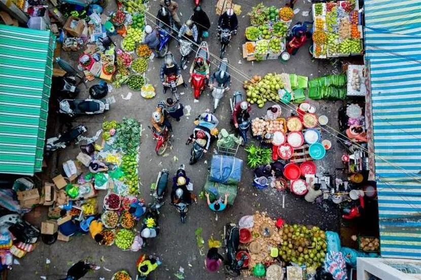 mercato locale di da nang in vietnam